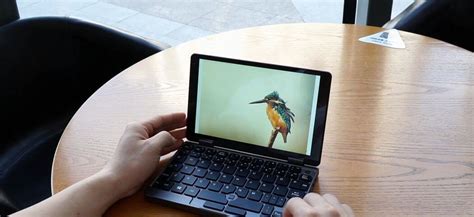 Laptop merupakan perangkat elektronik yang cara kerjanya menyerupai komputer dengan ukuran yang lebih kecil dan mudah dibawa ke mana saja. MiniBook CHUWI: Laptop Mini Travel 2020 »