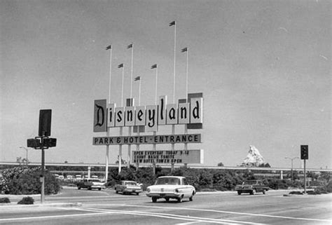 Happiest Place On Earth Disney Vintage Disneyland Parchi Disney