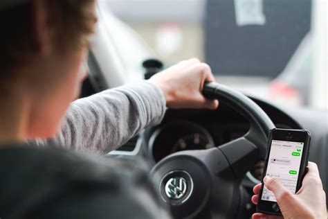 In Drivers Admit To Regularly Texting While Driving