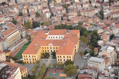 Galatasaray Lİsesİ Tarİhİne EleŞtİrel Bİr BakiŞ