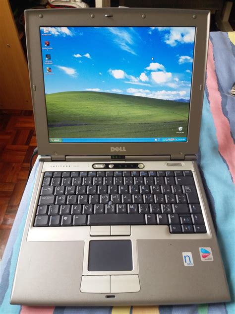Found My Mums Old Dell Latitude And Its Still Running Windows Xp Pics