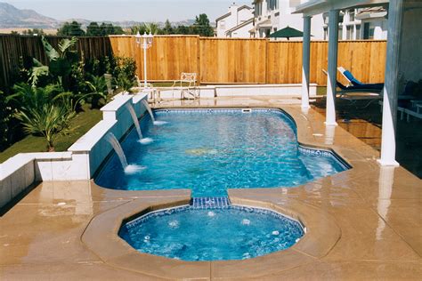 Latham Fiberglass Spas Aqua Pro Pool Spa