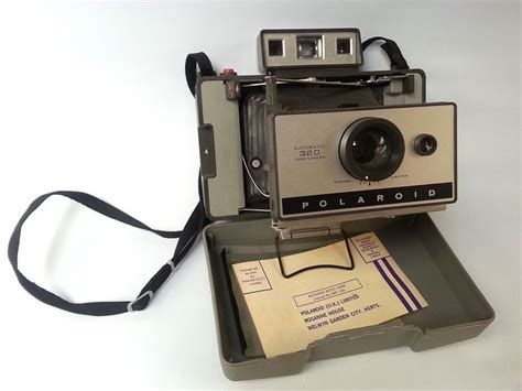Vintage Polaroid 320 Automatic Bellows Land Camera Vintage Polaroid