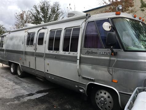 1989 Airstream Classic 345 Class A Gas Rv For Sale By Owner In Vero