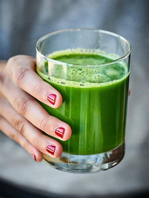 Green Juice Recipe W Kale Cucumber Celery And Apples