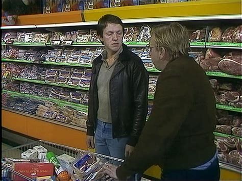 Auf Wiedersehen Pet Series 2 Episode 5 A Home From Home Video Dailymotion