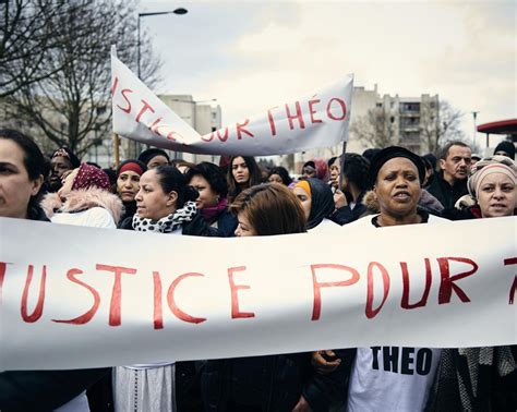 Parigi In Rivolta Contro Le Violenze Poliziesche A Theo Radio