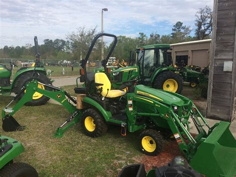 2023 John Deere 1025R TLB Compact Utility Tractor For Sale In
