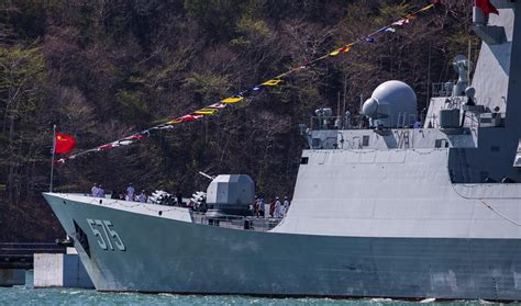 中国海军054a导弹护卫舰 明星军舰岳阳号高清图 外形战力不俗