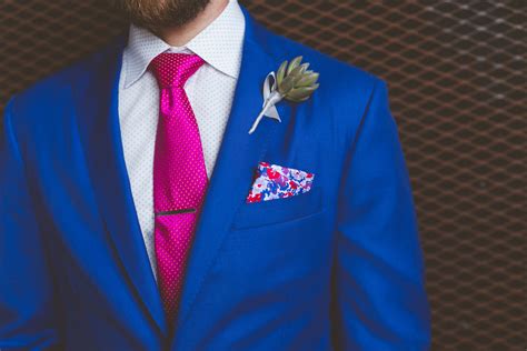 Blue Grooms Suit With Pink Tie