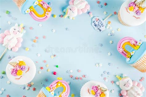 Cute Unicorn Cupcakes Stock Foto Image Of Voedsel Exemplaar 157014420