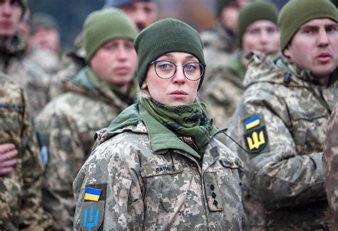 these ukrainian women are among thousands choosing to fight russia