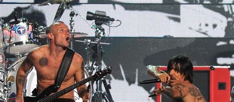 Red Hot Chili Peppers Wykonał Aeroplane Po 19 Latach Antyradio