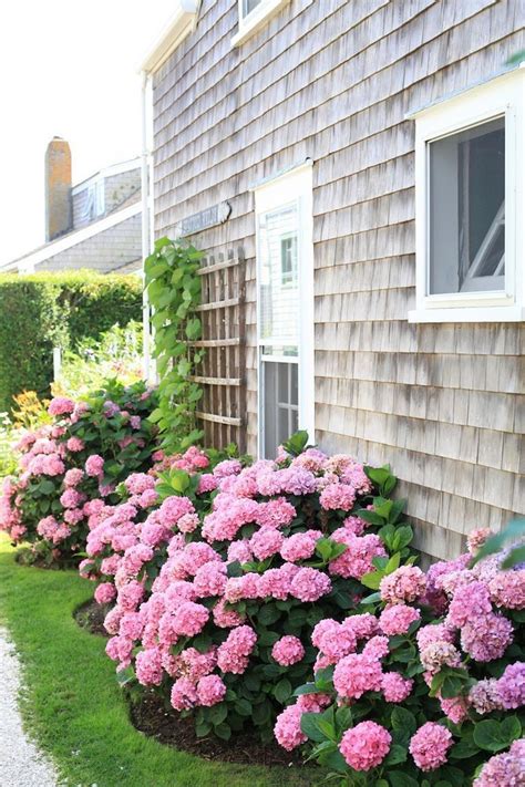 15 Beautiful Flower Beds In Front Of House Ideas Gardendesign