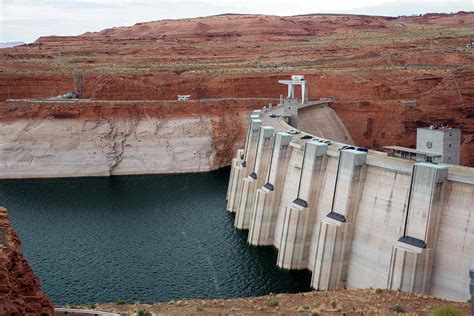 Low Water Levels In Lake Powell Photograph By Jim West