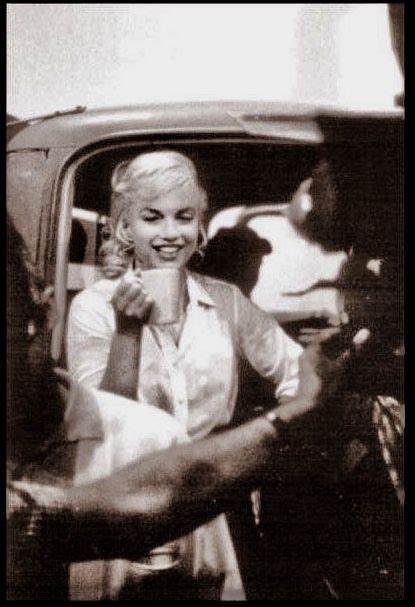 Pin By Bill Miskiewicz On The Misfits Marilyn Monroe