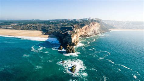 How Nazarés Waves Are Formed