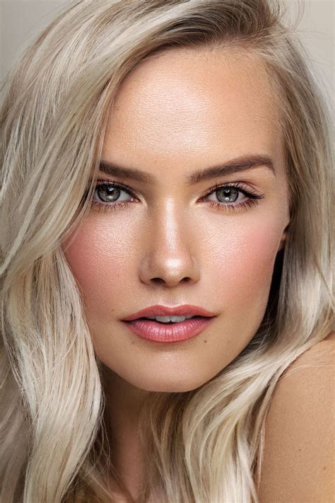 Model Sara Skjoldnes Natural Makeup Platinum Blonde Hair Green Blue And Grey Eyes THE