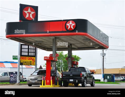Texaco Gas Station Stock Photo Alamy