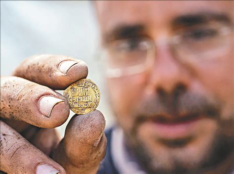 1000 Year Old Gold Coins Unearthed By Israeli Youths The Standard