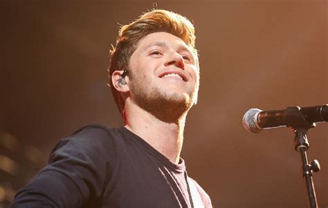 Watch One Direction S Niall Horan Make Solo Us Tv Debut On The Tonight Show