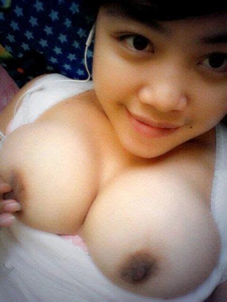 Puting Susu Tante Jilbab