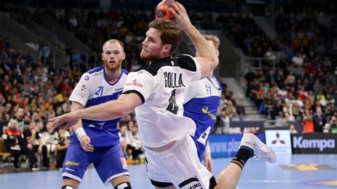 Es handelt sich hier um den endgültigen em kader mit 23 spielern. Handball-EM: Johannes Golla gegen die Niederlande nicht im ...