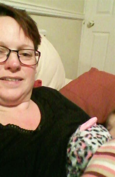 Mum Breastfeeding 9yo Daughter Criticised For Late Weaning