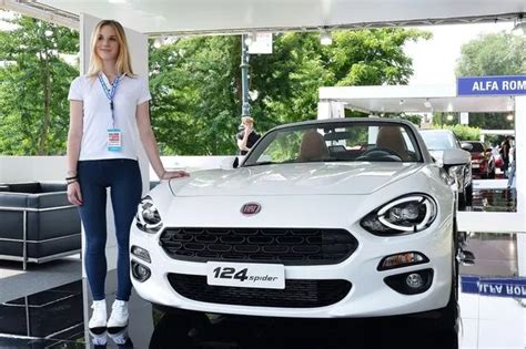 Sexist Fiat Car Manual Says Women Must Have NICE LEGS If They Want