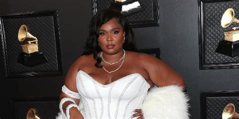 Lizzo Flaunts Bikini Body On Mexican Vacation After Nude Flag Snap