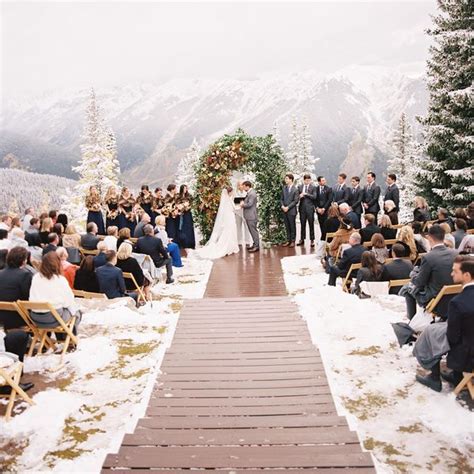 How To Have An Outdoor Winter Wedding Ceremony