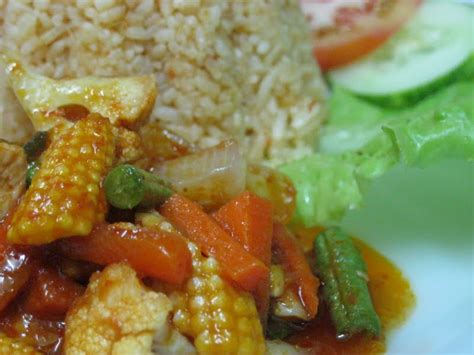 Pada prinsipnya nasi goreng sendiri terbuat dari nasi yang dicampur. inachomel: NASI GORENG PAPRIK