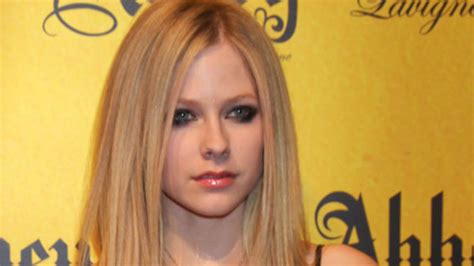 Blutige Nase Blaues Auge Avril Lavigne überfallen