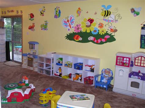 Các ý Tưởng Decorations For Daycare Rooms để Trang Trí Phòng Học Cho