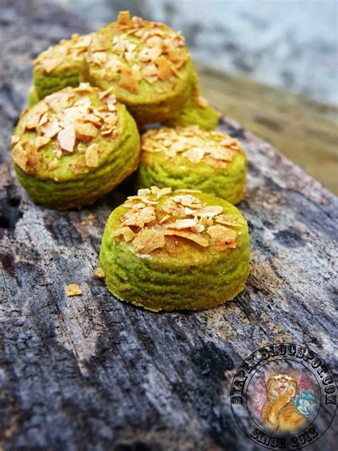 Biskut cornflakes madu sedap dan rangup. syapex kitchen: Biskut Pandan Nestum