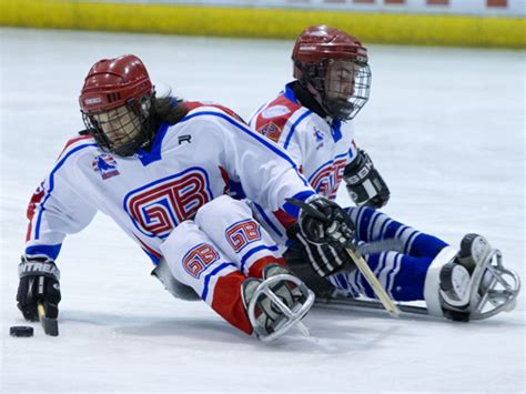 Chairskating ist eine neue facette des behindertensports. BBC - The Ouch! Blog: Sledge hockey: The crash bang of ...