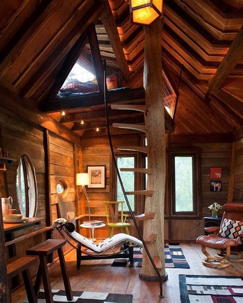 Treehouse Living Space With Sleeping Loft Near Crystal River In