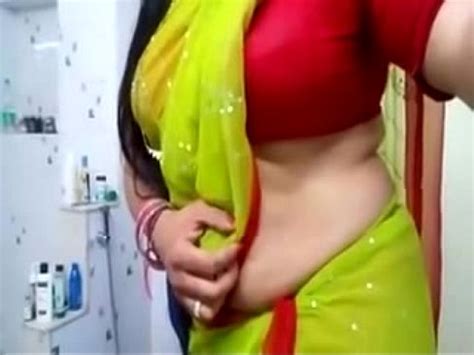Desi Bhabhi Hot Side Boobs And Tummy View In Blouse For Boyfriend