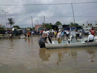 Publicado por aquí veracruz en congreso de veracruz, corrupción, fidel herrera, gobernador veracruz, huracán karl, inundaciones, javier duarte de todavía está pendiente el pleito entre los municipios de veracruz y la antigua por los límites territoriales en donde se pretende edificiar todo. Huracán Karl en Veracruz