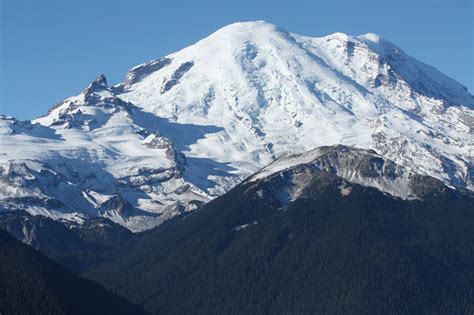 Names And Details Emerge About Mount Rainier Accident Victims | NW News 