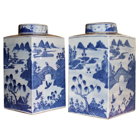 Blue and white kitchen canisters. XXX_8316_1342461372_1.jpg