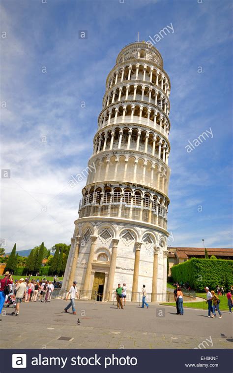 How mod tower supports the community Leaning Tower of Pisa with statue, Pizza del Miracoli ...