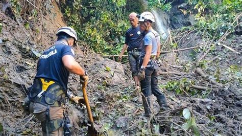 Death Toll From Philippine Floods Landslides Climbs To 33