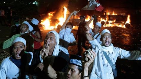 Indonesia Blasphemy Case Emotional Scenes As Ahok Trial Begins Bbc News