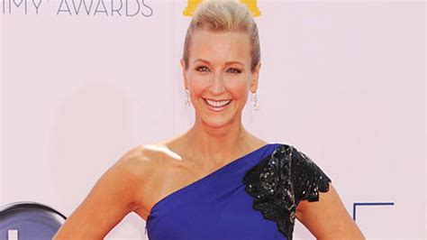 GMA S Lara Spencer Makes Bikini Body Confession During Revealing Interview Exclusive HELLO