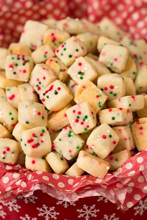 Once the holiday monotony hits, try these christmas dessert recipes that feature seasonal flavors in new and creative ways. 30 Cute Mini Christmas Dessert Recipes - Christmas Celebration - All about Christmas