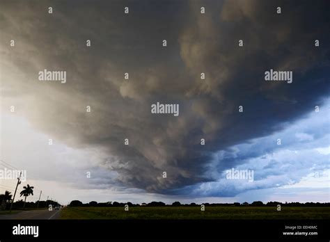 Arcus Cloud Shelf Cloud Formation Hi Res Stock Photography And Images