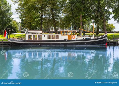 Amsterdam Houseboat Editorial Photo Image Of Jordaan 138637346