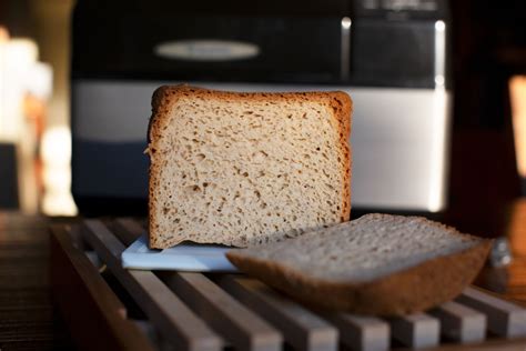 Brown Bread for a Bread Machine | Recipe in 2020 | Bread ...