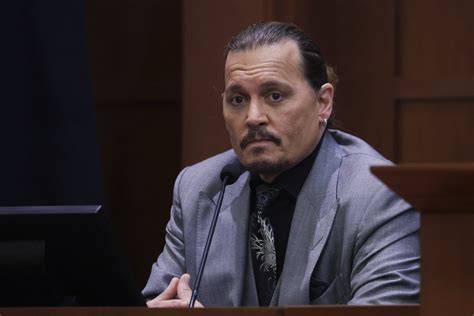 Shocking texts Johnny Depp sent about Amber Heard read out in court as